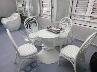 sillas blancas exterior